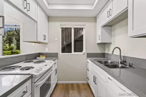 Kitchen - 2157 Arnold Way #113, Alpine, CA 91901 photo 2 of 4
