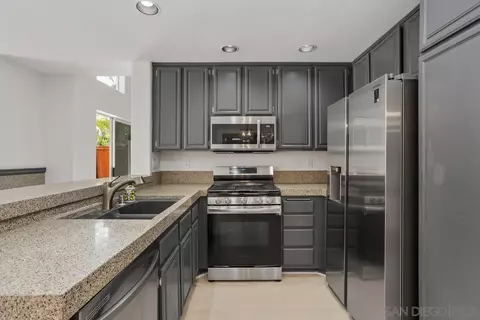 Kitchen - 1875 Corte Torero, Oceanside, CA 92056 photo 3 of 7