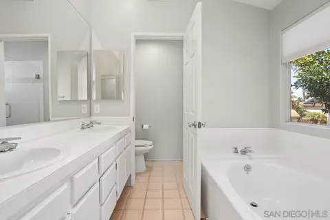 Bath - 1875 Corte Torero, Oceanside, CA 92056 photo 3 of 5