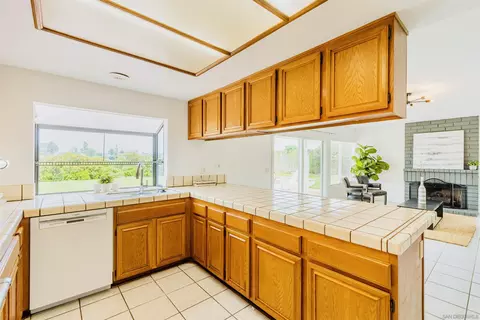 Kitchen - 1362 Eldean Ln, Oceanside, CA 92054 photo 3 of 3
