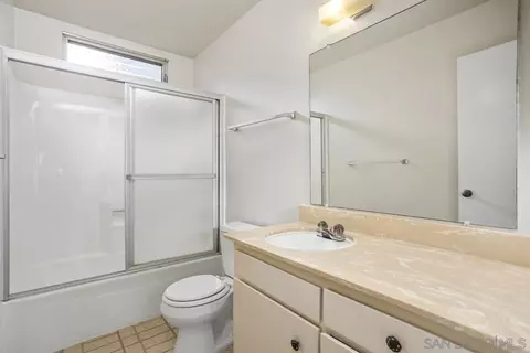 Bath - 3920 Bedford Ave, Oceanside, CA 92056 photo 1 of 2