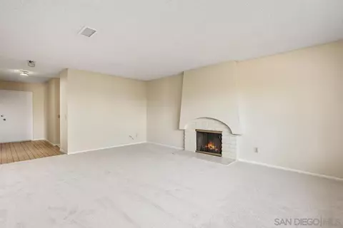 Living - 3920 Bedford Ave, Oceanside, CA 92056 photo 3 of 5