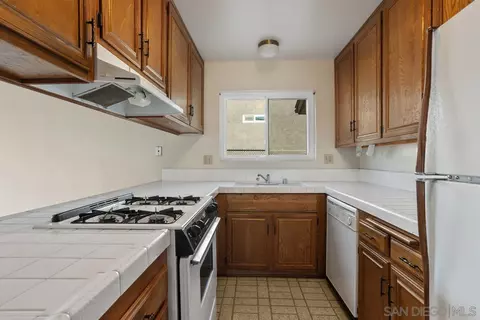 Kitchen - 3920 Bedford Ave, Oceanside, CA 92056 photo 2 of 4