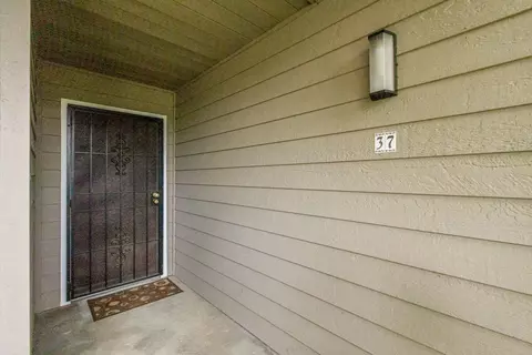 Exterior - 1067 Shadowridge Dr #37, Vista, CA 92081 photo 6 of 9