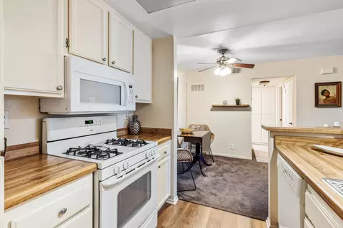 Kitchen - 1067 Shadowridge Dr #37, Vista, CA 92081 photo 3 of 3