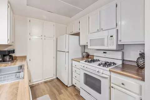 Kitchen - 1067 Shadowridge Dr #37, Vista, CA 92081 photo 1 of 3