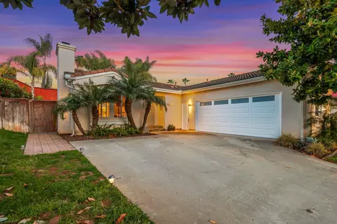 2205 San Remo Cir, Vista, CA 92084