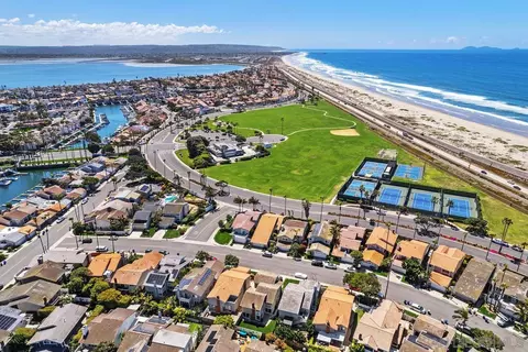 View/Area - 11 Bahama Bnd, Coronado, CA 92118 photo 7 of 9