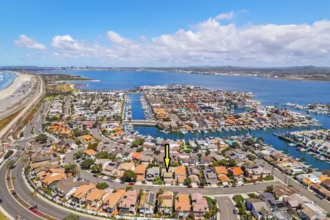 View/Area - 11 Bahama Bnd, Coronado, CA 92118 photo 2 of 9