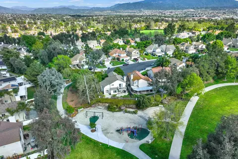 View/Area - 43173 Corte Tolosa, Temecula, CA 92592 photo 4 of 6