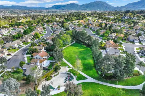 View/Area - 43173 Corte Tolosa, Temecula, CA 92592 photo 5 of 6