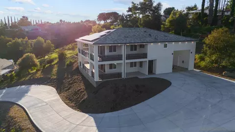 2908 Calle Caleta Viejas, Alpine, CA 91901