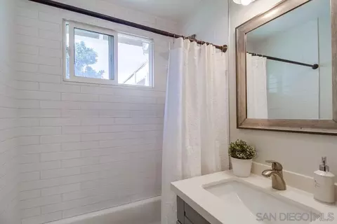 Bath - 9470 W Heaney Cir, Santee, CA 92071 photo 2 of 5
