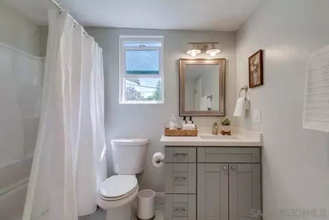 Bath - 9470 W Heaney Cir, Santee, CA 92071 photo 4 of 5