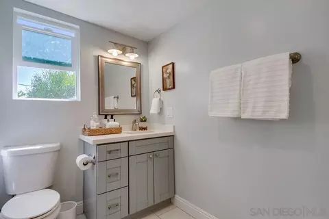 Bath - 9470 W Heaney Cir, Santee, CA 92071 photo 3 of 5