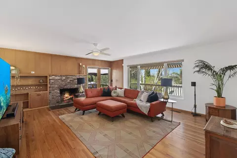 923 Sunset Dr, Vista, CA 92081