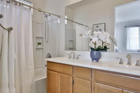 Bath - 9927 Leavesly Trl, Santee, CA 92071 photo 3 of 6