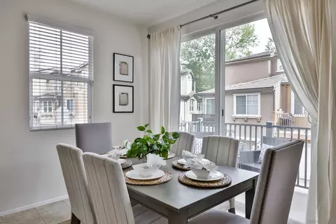 Dining - 9927 Leavesly Trl, Santee, CA 92071 photo 2 of 3