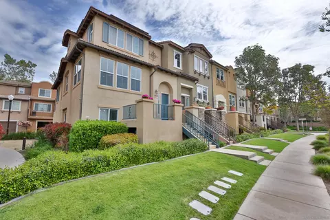 9927 Leavesly Trl, Santee, CA 92071
