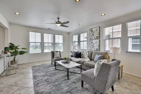 Living - 9927 Leavesly Trl, Santee, CA 92071 photo 2 of 9