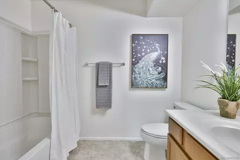Bath - 9927 Leavesly Trl, Santee, CA 92071 photo 2 of 6