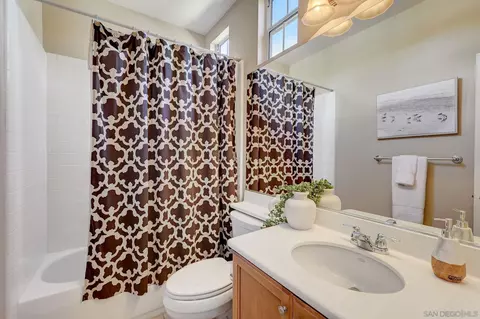 Bath - 11736 Treadwell Dr, Poway, CA 92064 photo 3 of 5
