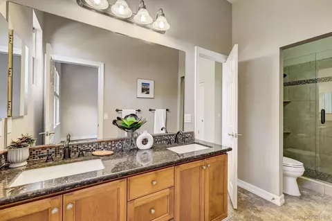 Bath - 11736 Treadwell Dr, Poway, CA 92064 photo 4 of 5