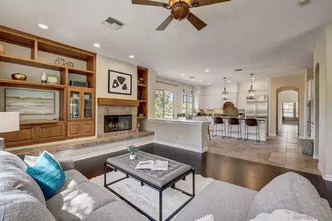 Living - 11736 Treadwell Dr, Poway, CA 92064 photo 3 of 8