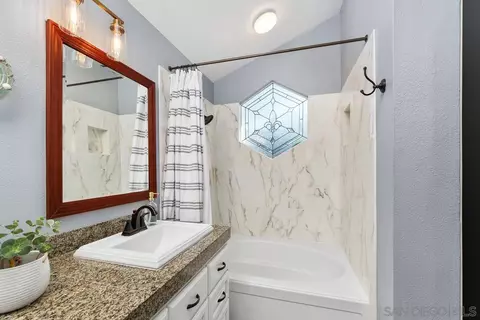 Bath - 1760 Shadow Mountain Dr, Encinitas, CA 92024 photo 3 of 4