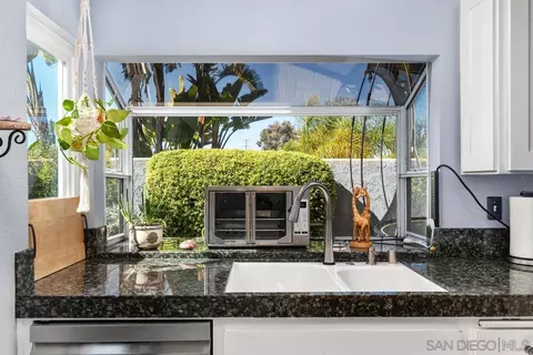 Kitchen - 1760 Shadow Mountain Dr, Encinitas, CA 92024 photo 2 of 4