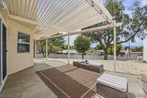 Exterior - 282 Royal Glen Dr, Fallbrook, CA 92028 photo 4 of 6