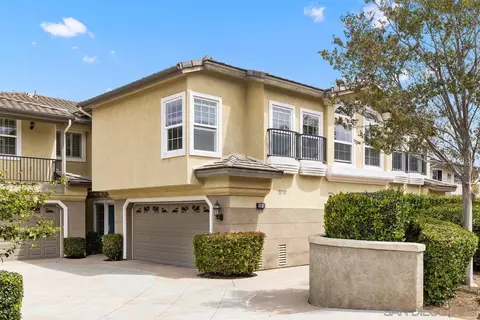 Exterior - 2538 Navarra Dr #B, Carlsbad, CA 92009 photo 2 of 8