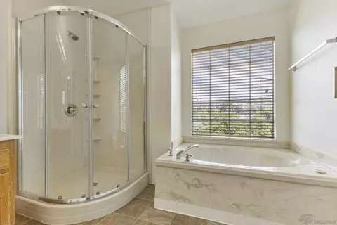 Bath - 22734 Tombill Rd, Ramona, CA 92065 photo 1 of 5