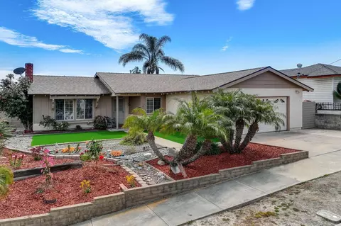 Exterior - 4065 Altura Dr, Oceanside, CA 92056 photo 5 of 15