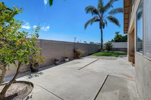 Exterior - 4065 Altura Dr, Oceanside, CA 92056 photo 10 of 15