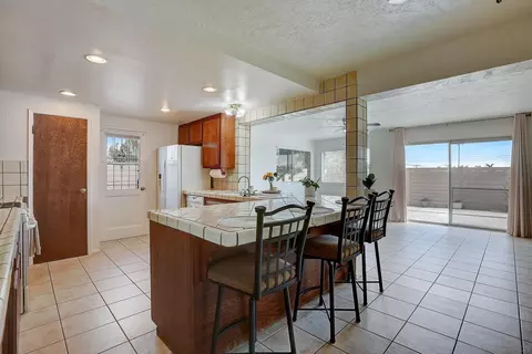 Kitchen - 4065 Altura Dr, Oceanside, CA 92056 photo 4 of 11