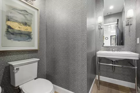 Bath - 5828 Cactus Way, La Jolla, CA 92037 photo 1 of 7