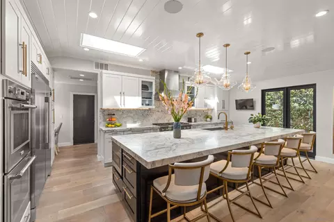 Kitchen - 5828 Cactus Way, La Jolla, CA 92037 photo 2 of 4