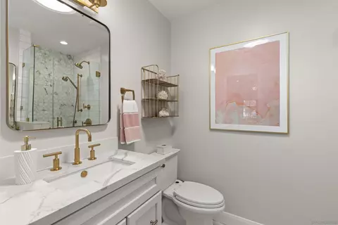Bath - 5828 Cactus Way, La Jolla, CA 92037 photo 4 of 7