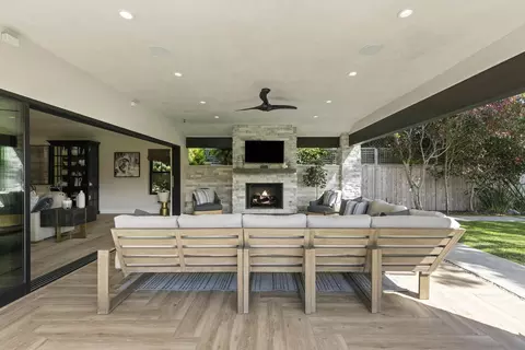 Exterior - 5828 Cactus Way, La Jolla, CA 92037 photo 5 of 12