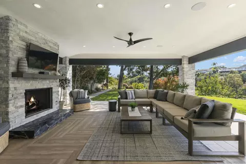 Exterior - 5828 Cactus Way, La Jolla, CA 92037 photo 6 of 12