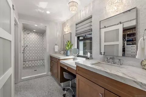 Bath - 5828 Cactus Way, La Jolla, CA 92037 photo 2 of 7