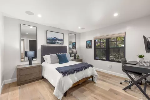 Bedroom - 5828 Cactus Way, La Jolla, CA 92037 photo 6 of 9