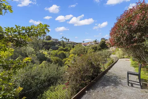 View/Area - 5828 Cactus Way, La Jolla, CA 92037 photo 3 of 11