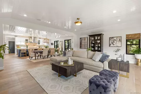 Living - 5828 Cactus Way, La Jolla, CA 92037 photo 2 of 6
