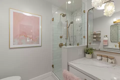 Bath - 5828 Cactus Way, La Jolla, CA 92037 photo 5 of 7