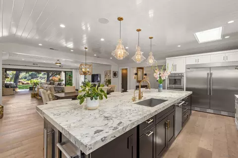 Kitchen - 5828 Cactus Way, La Jolla, CA 92037 photo 4 of 4