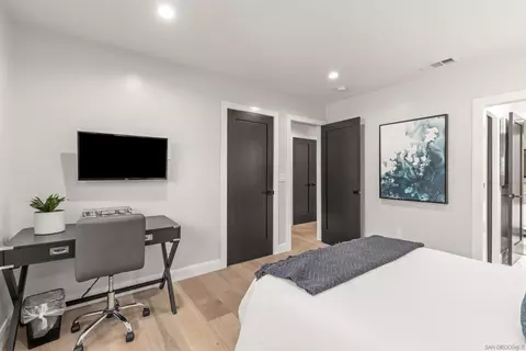 Bedroom - 5828 Cactus Way, La Jolla, CA 92037 photo 7 of 9