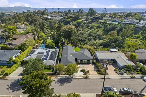 View/Area - 5828 Cactus Way, La Jolla, CA 92037 photo 5 of 11