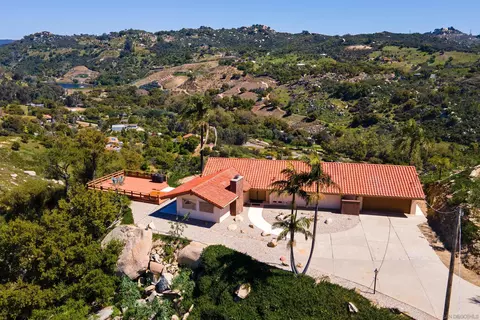 2371 Helen Rd, Fallbrook, CA 92028 photo 1